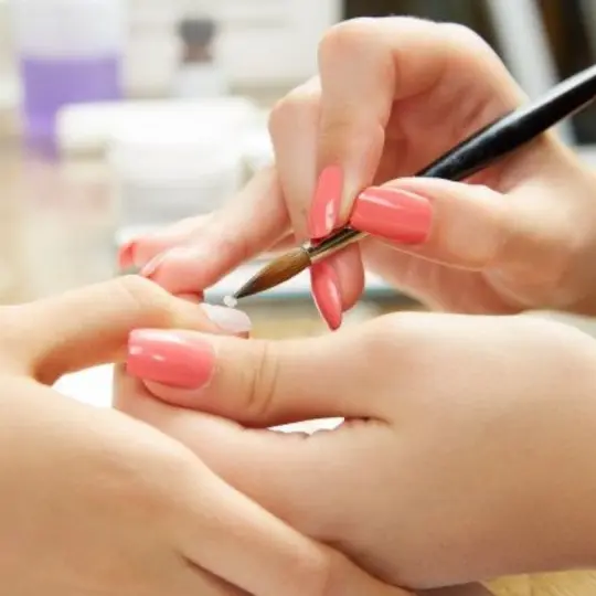 servicio de manicura y pedicura en campanillas